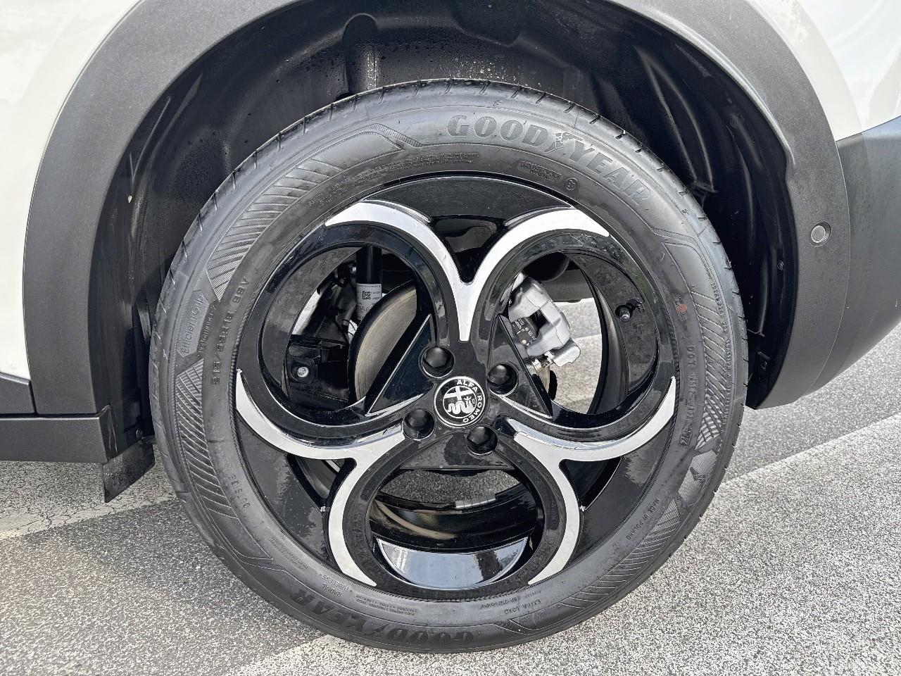 Alfa Romeo Alfa Romeo Junior usata, con 4 freni a disco con 2 dischi ventilati