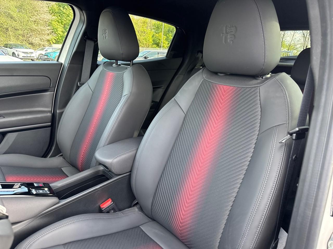 Alfa Romeo Alfa Romeo Junior usata, con chiusura servoassistita bagagliaio