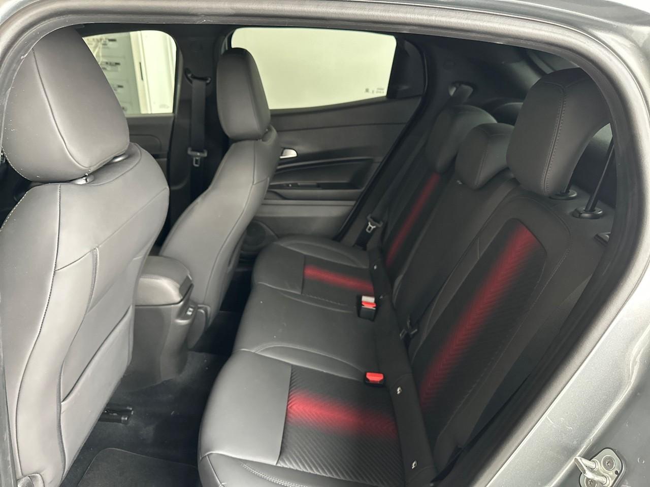 Alfa Romeo Alfa Romeo Junior usata, con 2 poggiatesta sedili ant. , con reg. in altezza, 3 poggiatesta sedili post. , con reg. in altezza