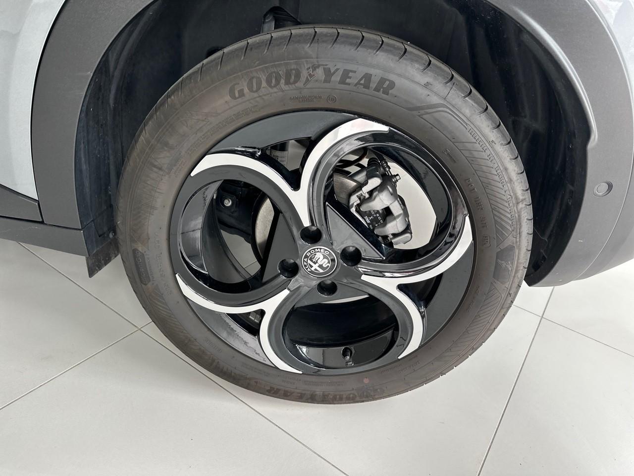 Alfa Romeo Alfa Romeo Junior usata, con 4 freni a disco con 2 dischi ventilati