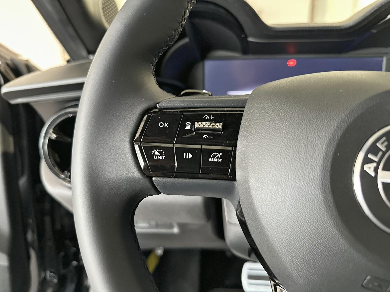 Alfa Romeo Alfa Romeo Junior usata, con airbag laterali a tendina ant./post.