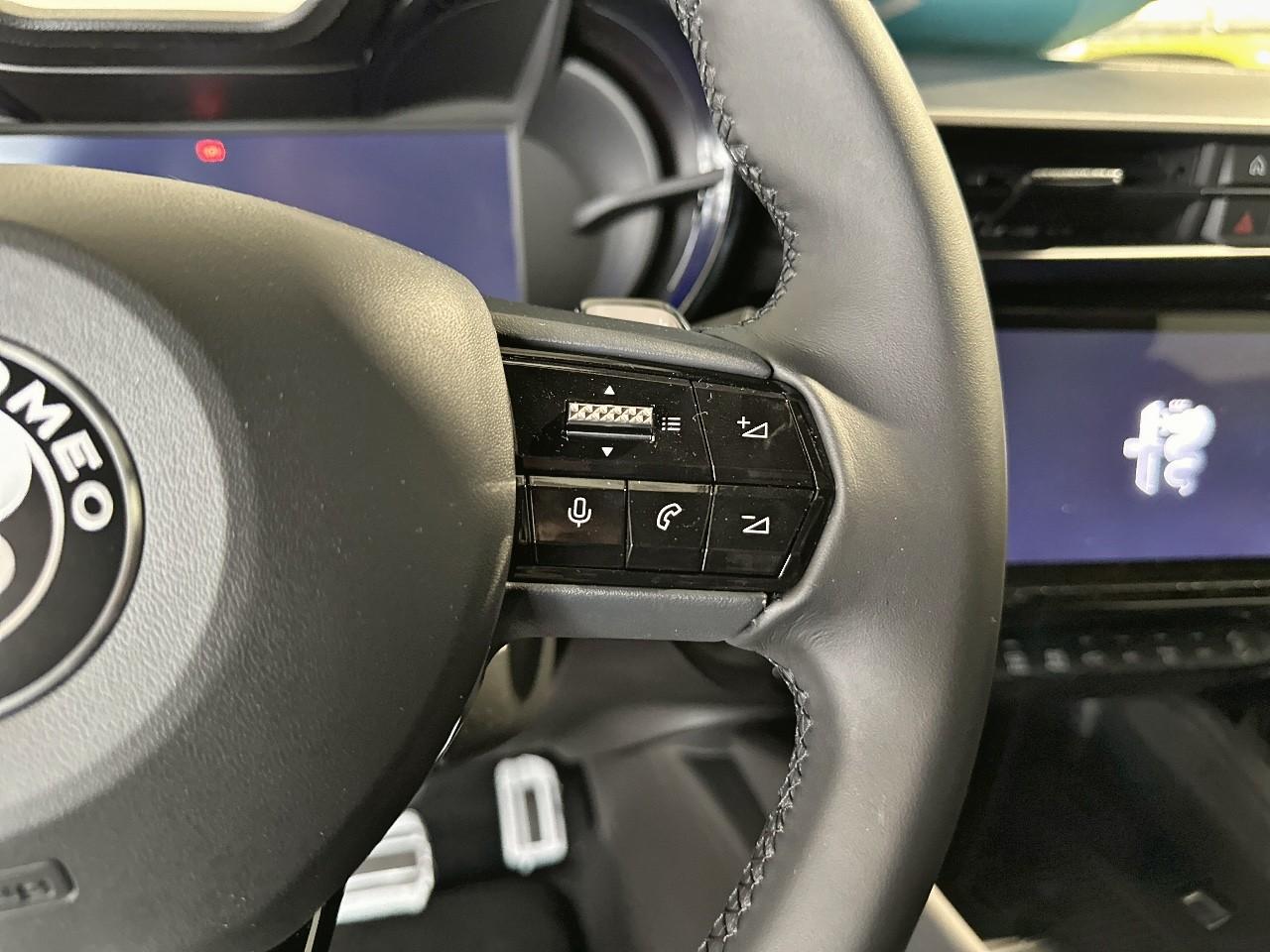 Alfa Romeo Alfa Romeo Junior usata, con airbags 6