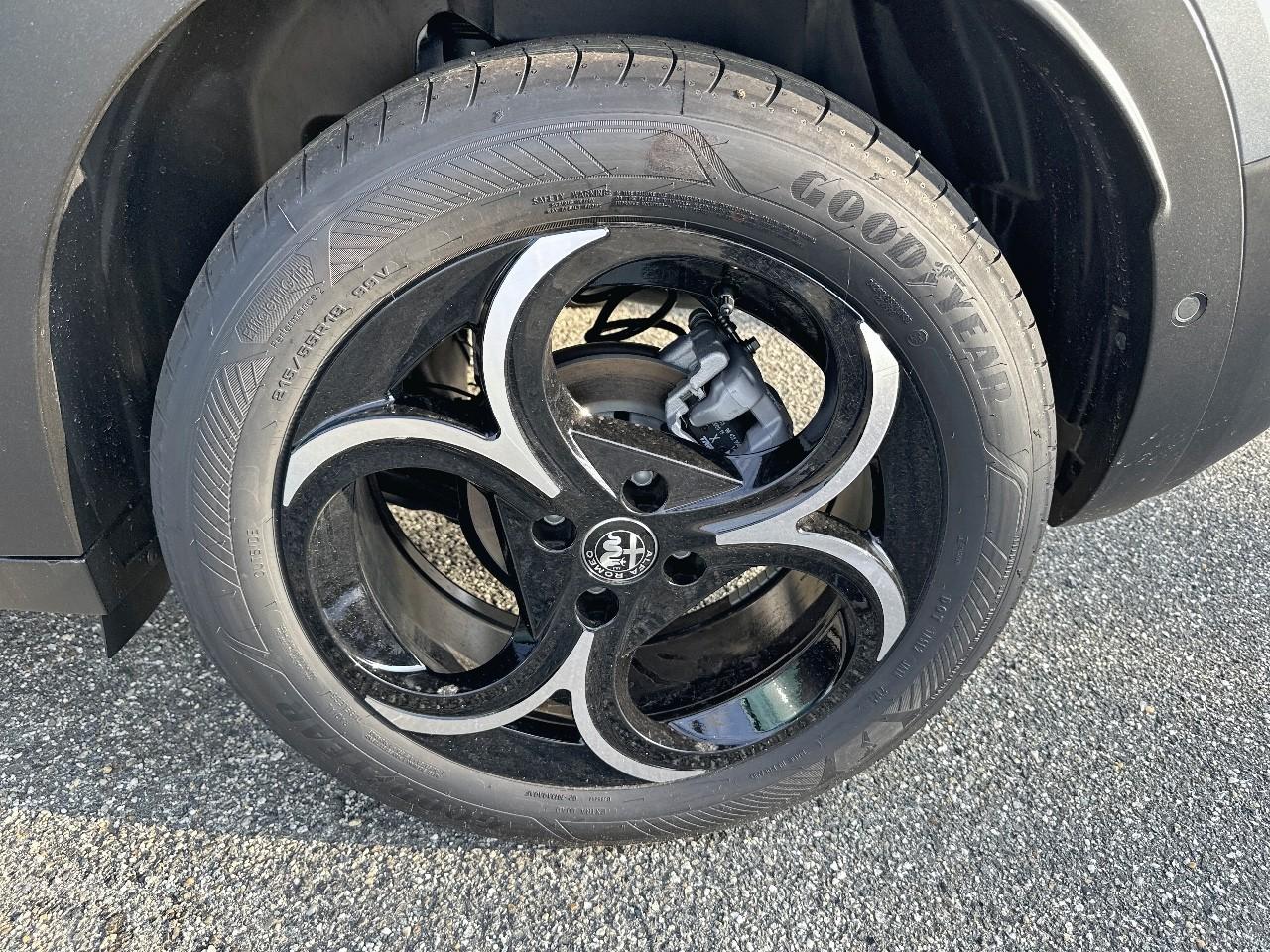 Alfa Romeo Alfa Romeo Junior usata, con 4 freni a disco con 2 dischi ventilati