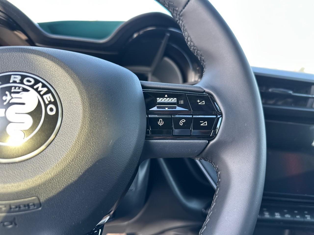 Alfa Romeo Alfa Romeo Junior usata, con airbag laterali a tendina ant./post.