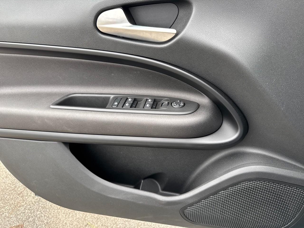 Alfa Romeo Alfa Romeo Junior usata, con Aria condizionata controllata a distanza via telefono, include timer, 36, include riscaldamento e include raffreddamento