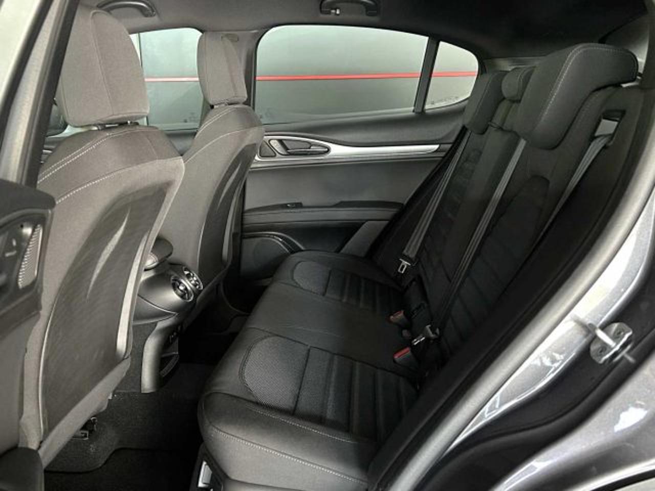Alfa Romeo Alfa Romeo Stelvio usata, con airbag