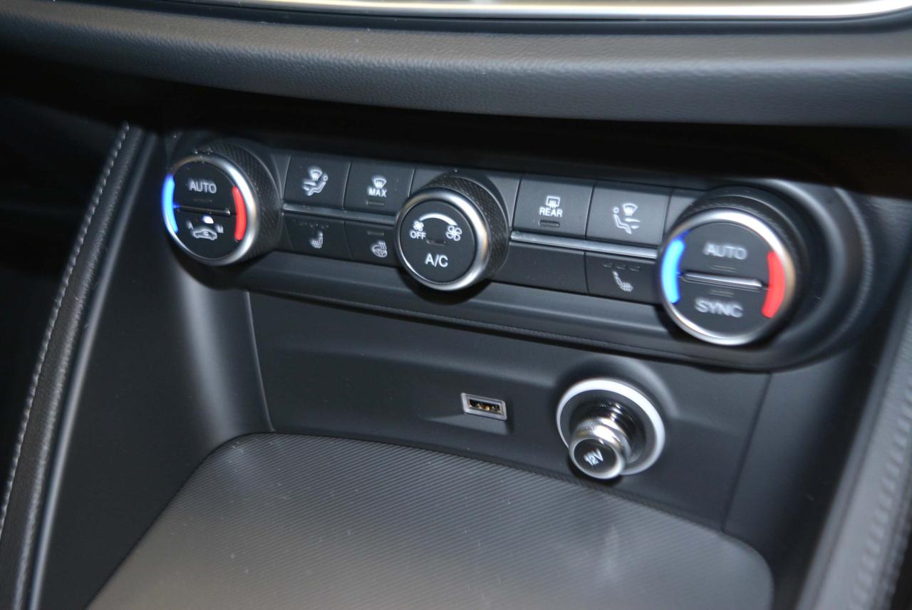 Alfa Romeo Alfa Romeo Stelvio usata, con climatizzatore