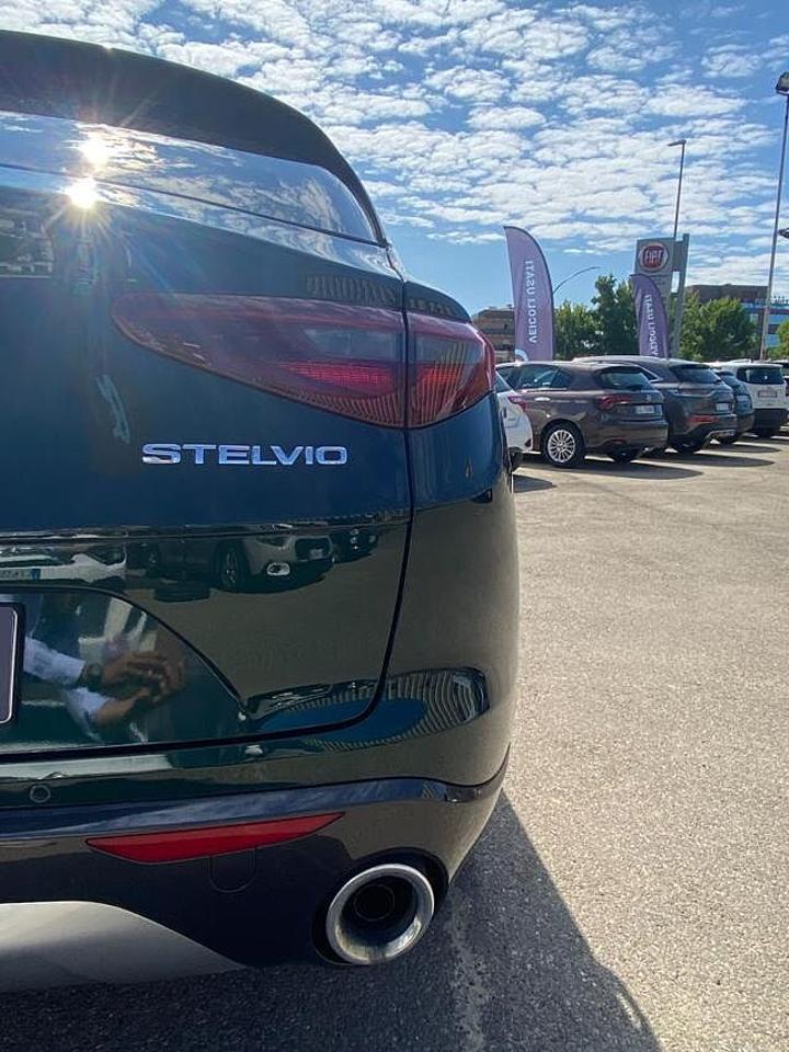 Alfa Romeo Alfa Romeo Stelvio usata, con Nessun airbag