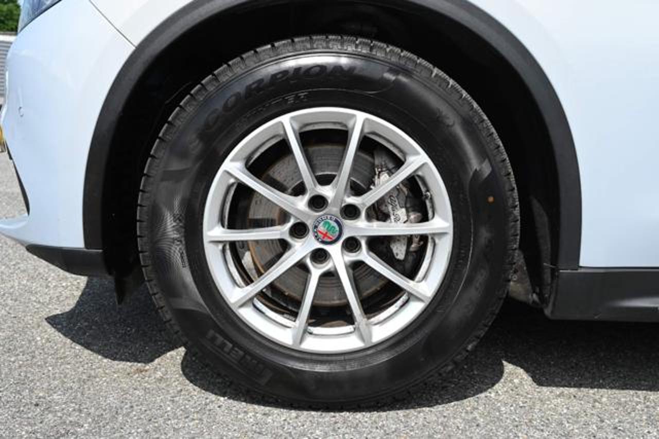 Alfa Romeo Alfa Romeo Stelvio usata, con airbag