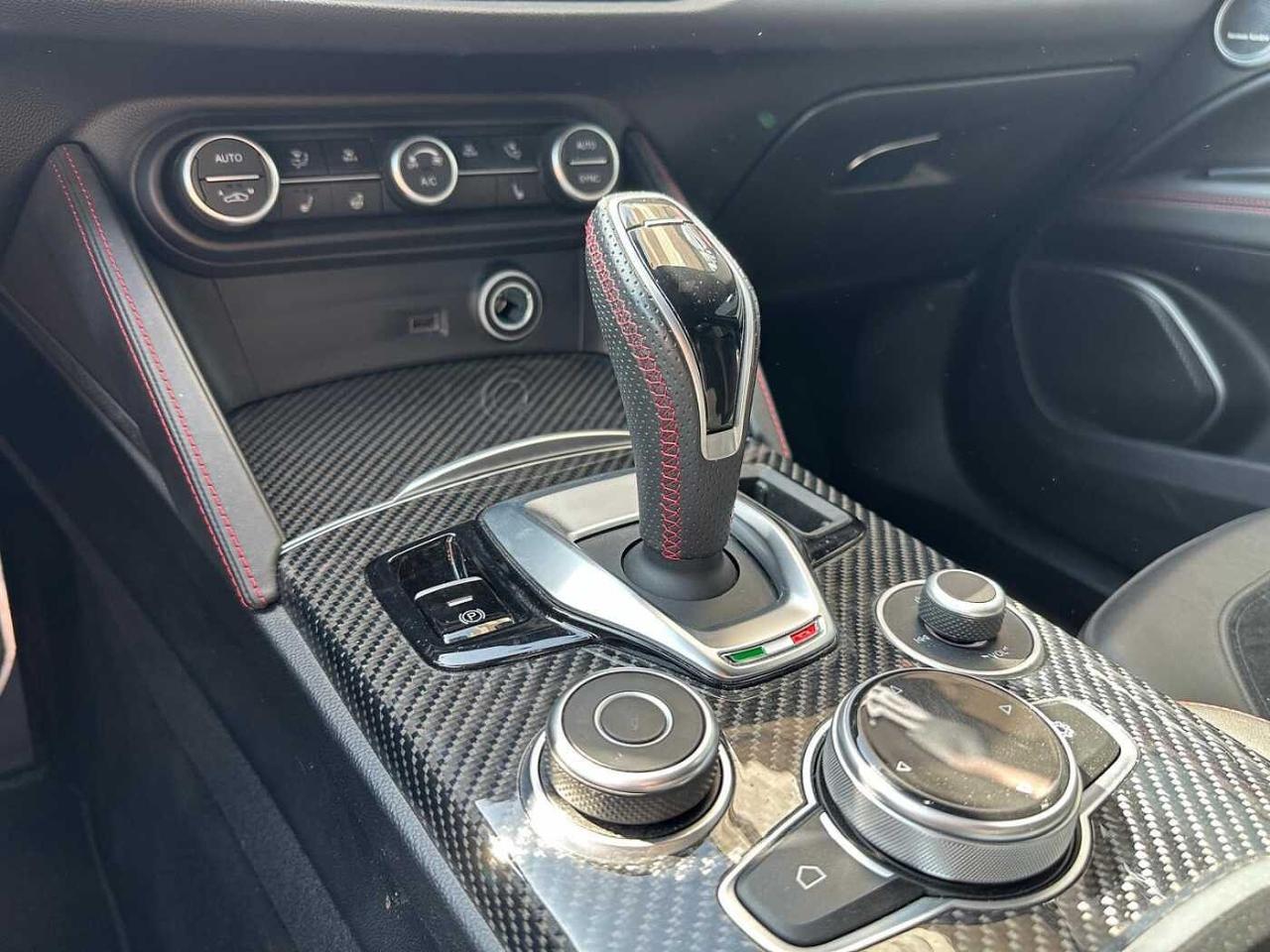Alfa Romeo Alfa Romeo Stelvio usata, con 5 sedili