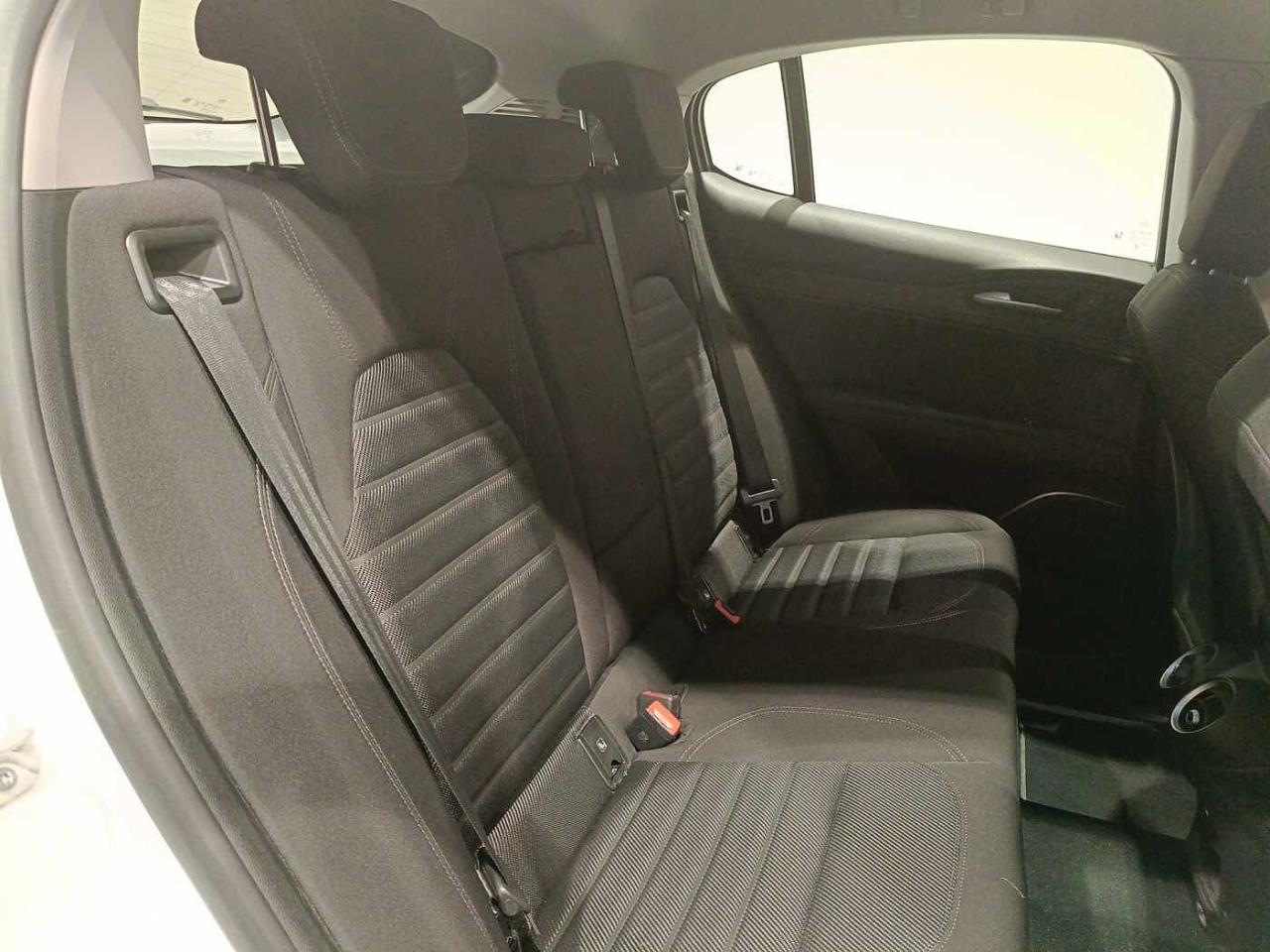 Alfa Romeo Alfa Romeo Stelvio usata, con 8 marce