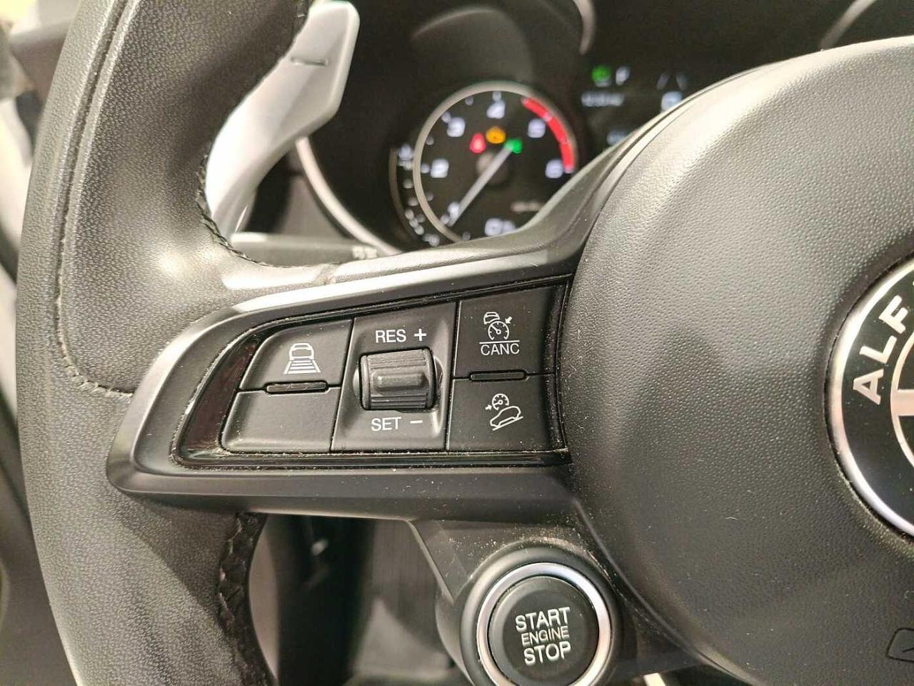 Alfa Romeo Alfa Romeo Stelvio usata, con assistenza alla frenata