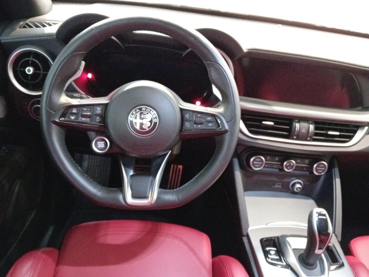 Alfa Romeo Alfa Romeo Stelvio usata, con navigatore