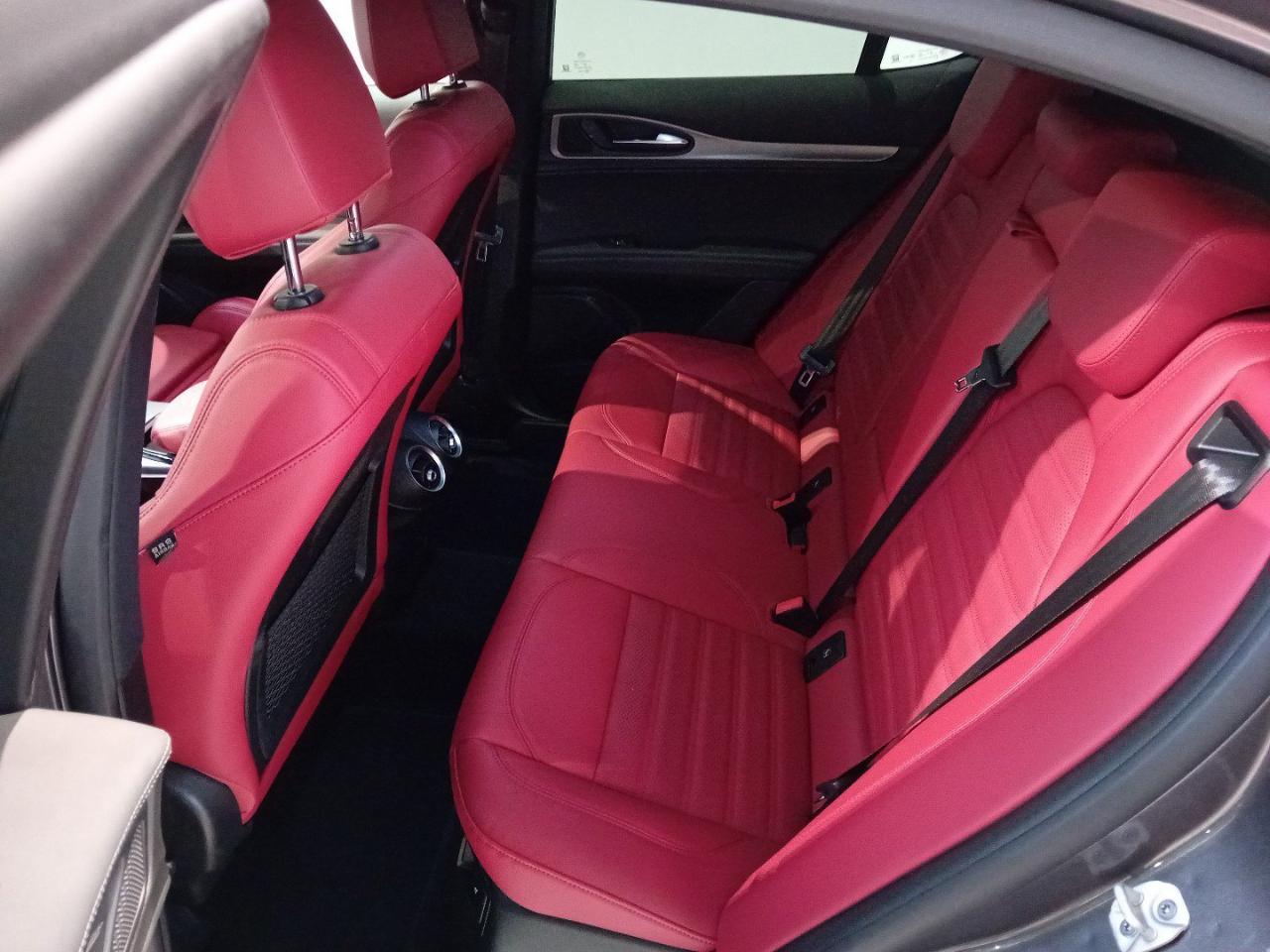 Alfa Romeo Alfa Romeo Stelvio usata, con pacchetto sportivo