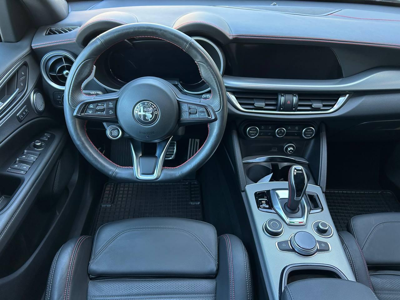 Alfa Romeo Alfa Romeo Stelvio usata, con sedili sportivi