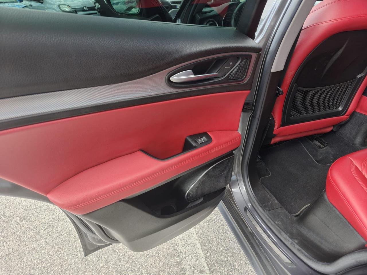 Alfa Romeo Alfa Romeo Stelvio usata, con cerchi in lega