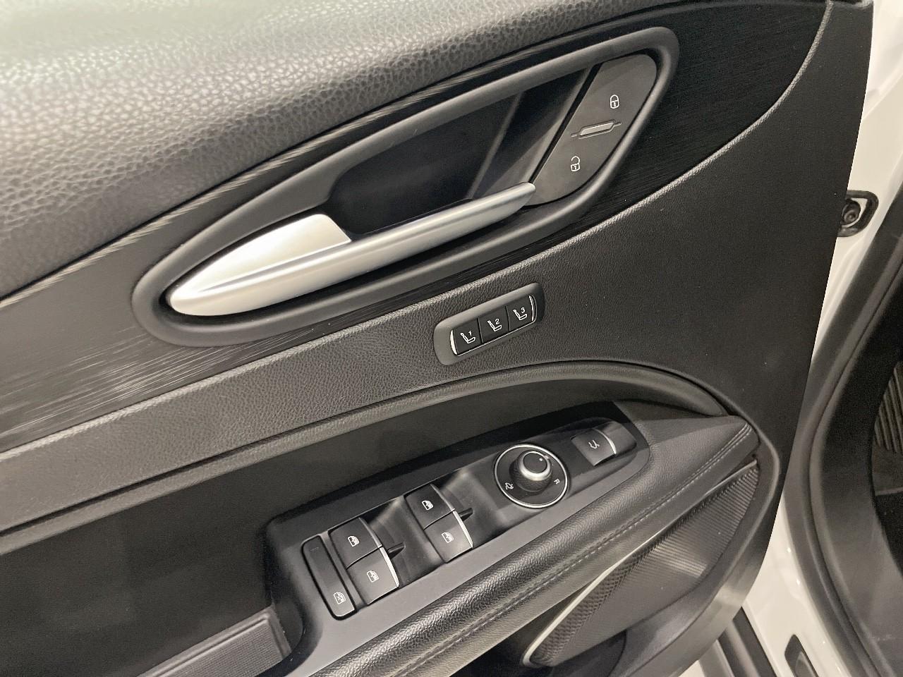Alfa Romeo Alfa Romeo Stelvio usata, con airbag anteriore conducente intelligente, airbag anteriore passeggero intelligente con interrutore di disattivazione