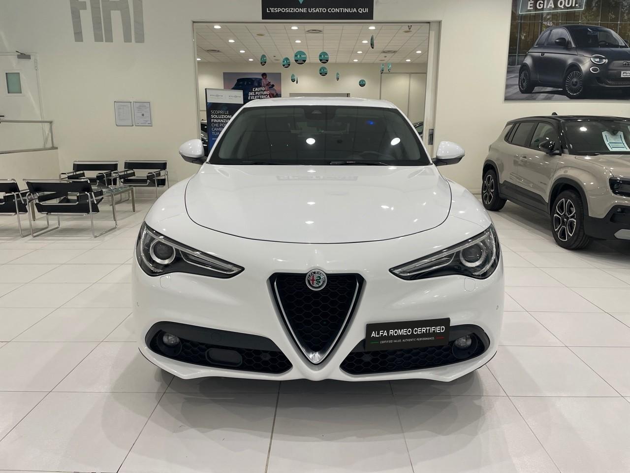Alfa Romeo Alfa Romeo Stelvio usata, con assistenza al parcheggio posteriore e con monitor