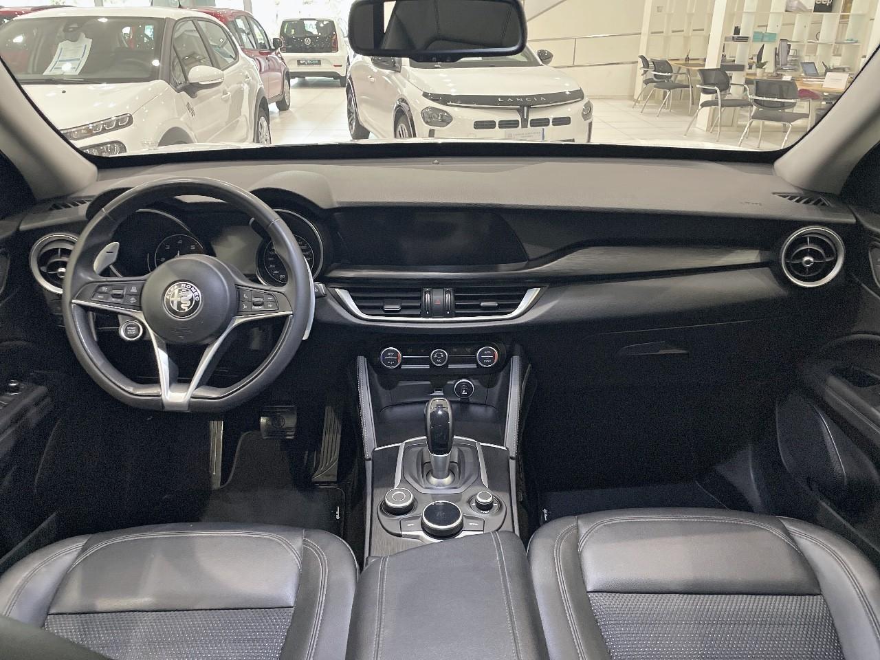 Alfa Romeo Alfa Romeo Stelvio usata, con chiusura servoassistita bagagliaio