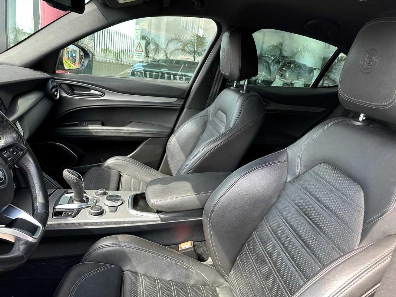 Alfa Romeo Alfa Romeo Stelvio usata, con 3750