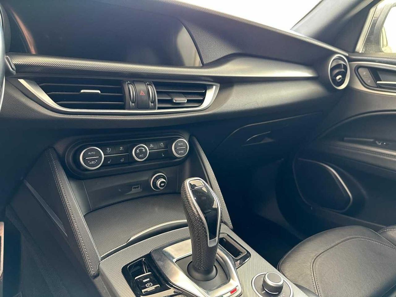 Alfa Romeo Alfa Romeo Stelvio usata, con 5 sedili