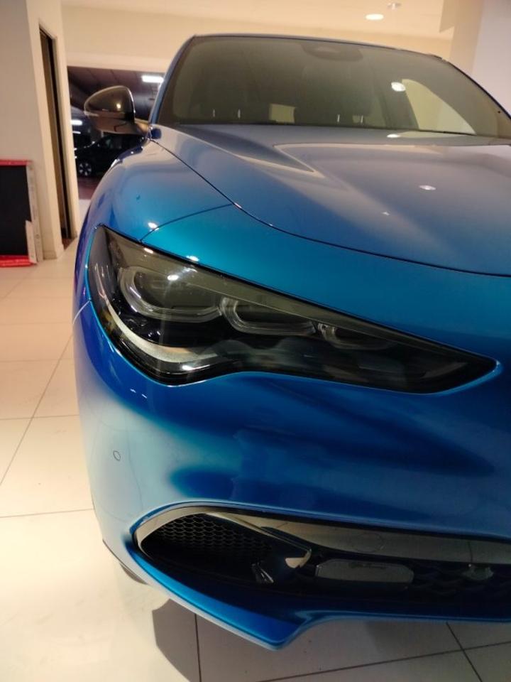 Alfa Romeo Alfa Romeo Stelvio usata, con chiusura centralizzata