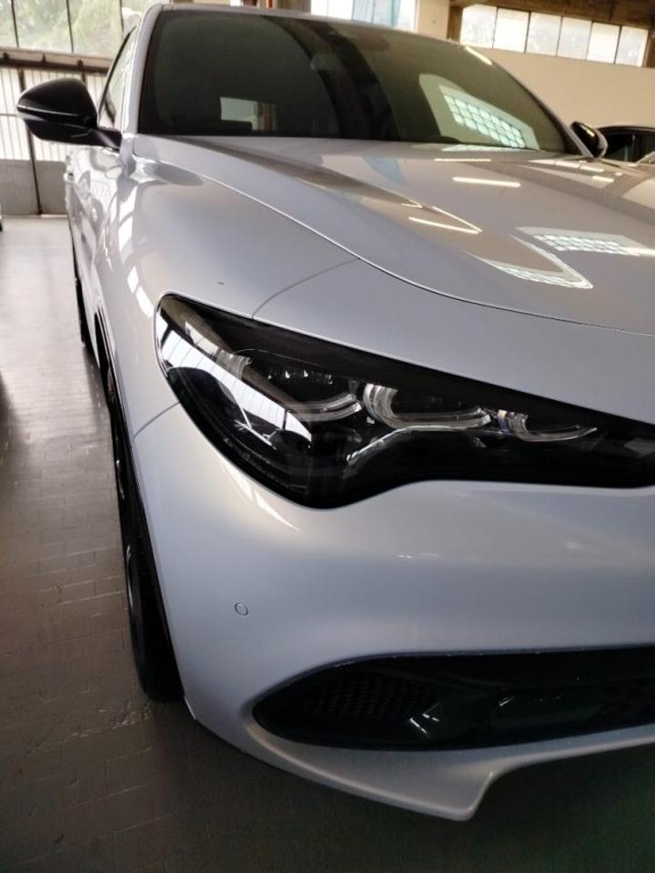 Alfa Romeo Alfa Romeo Stelvio usata, con airbag