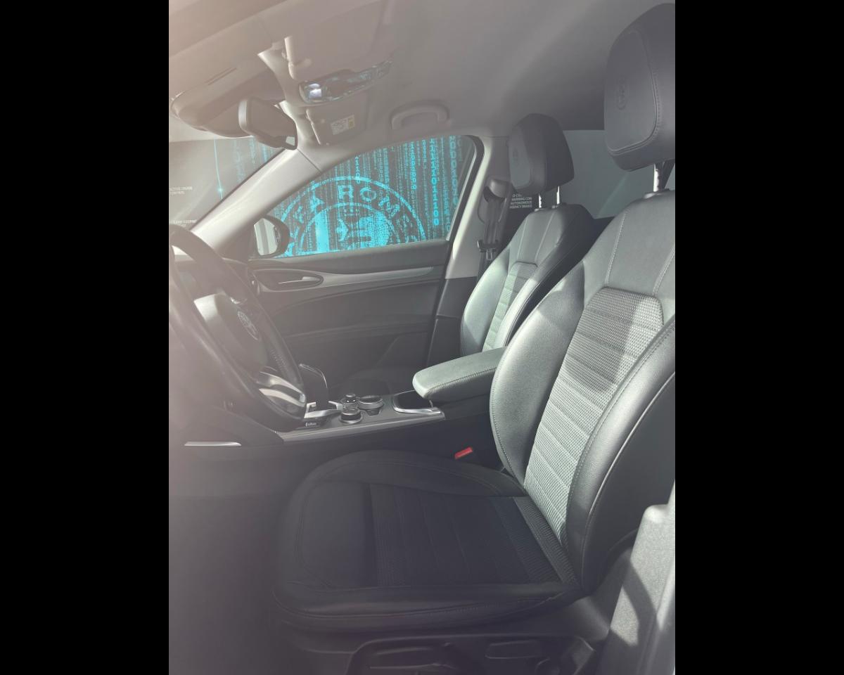 Alfa Romeo Alfa Romeo Stelvio usata, con cerchi in lega