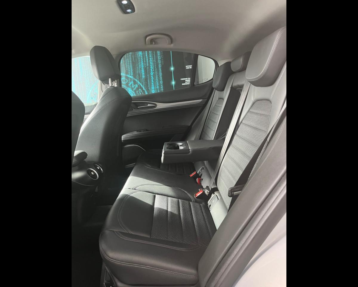 Alfa Romeo Alfa Romeo Stelvio usata, con chiusura centralizzata