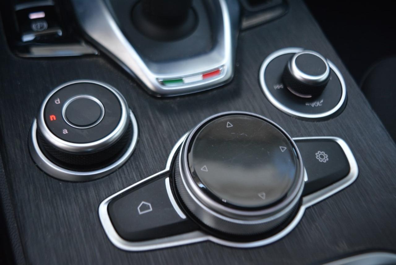 Alfa Romeo Alfa Romeo Stelvio usata, con navigatore