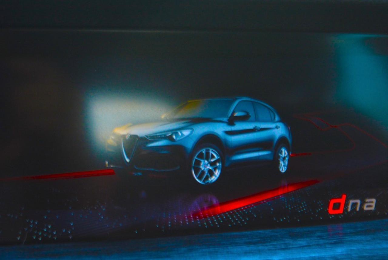 Alfa Romeo Alfa Romeo Stelvio usata, con start/stop automatico