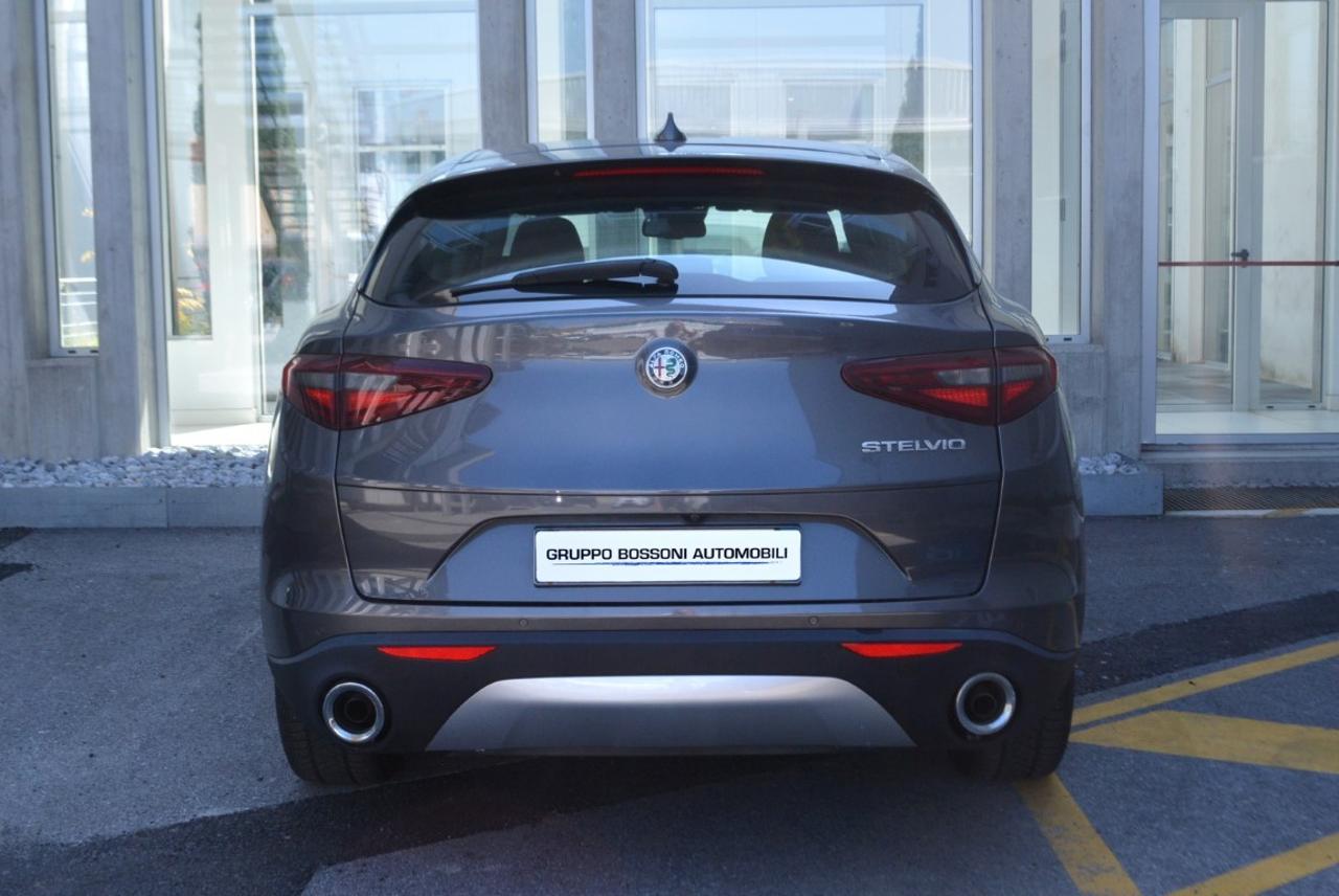 Alfa Romeo Alfa Romeo Stelvio usata 18
