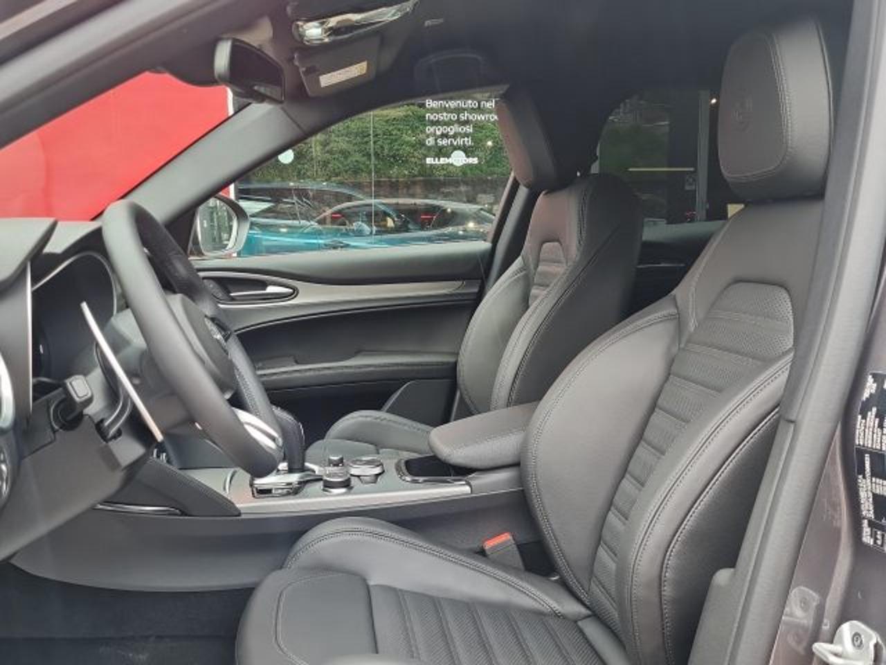 Alfa Romeo Alfa Romeo Stelvio usata, con alzacristalli elettrici