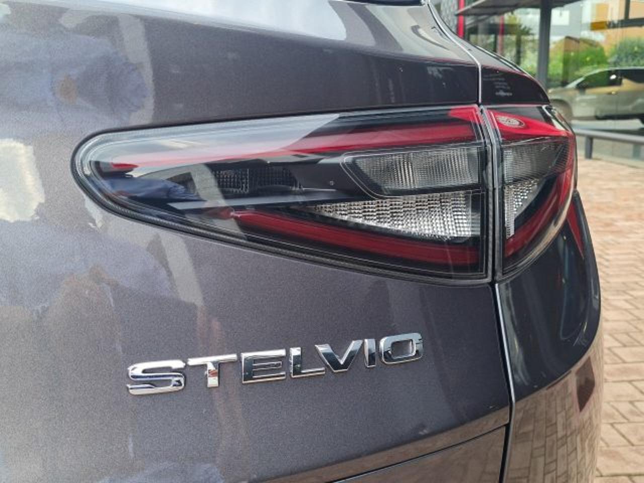 Alfa Romeo Alfa Romeo Stelvio usata, con computer di bordo