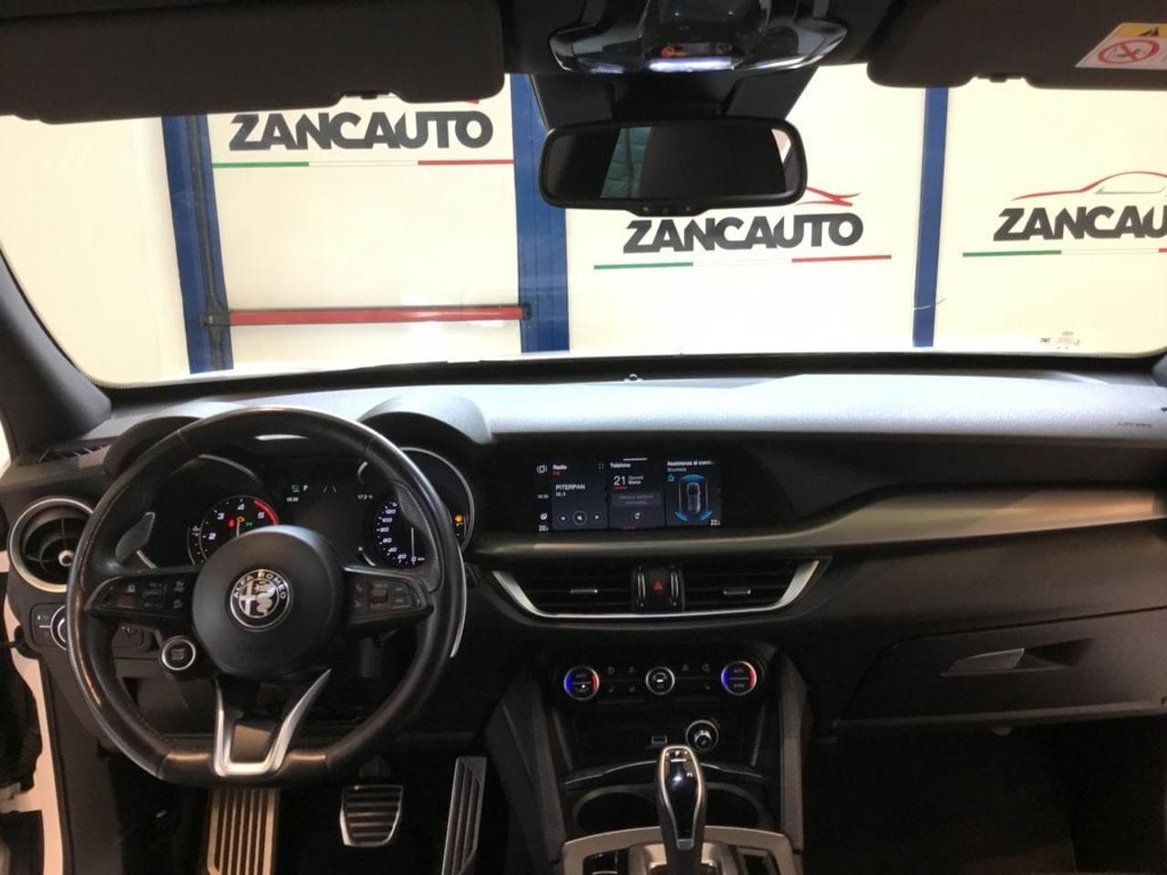 Alfa Romeo Alfa Romeo Stelvio usata, con chiusura centralizzata