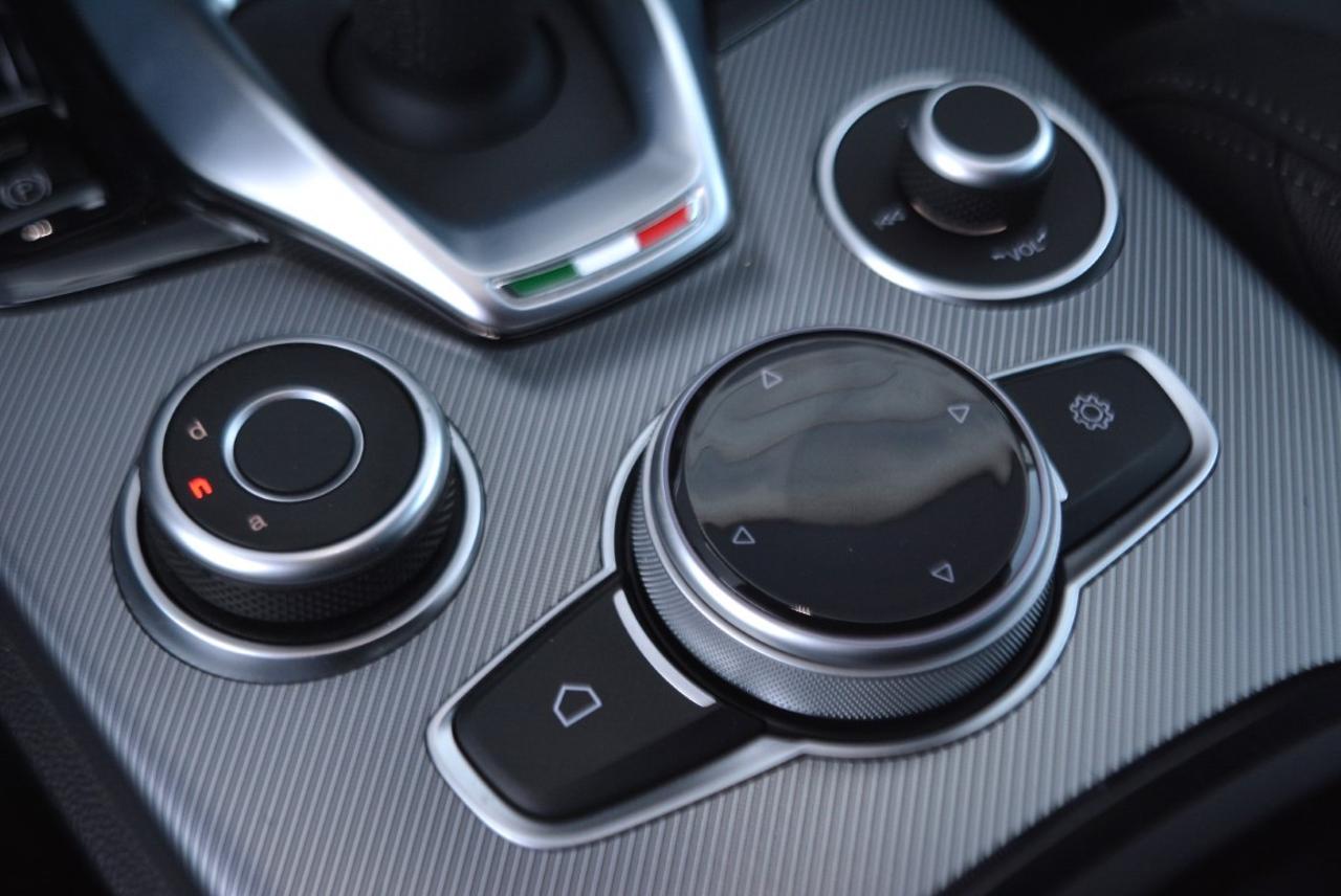 Alfa Romeo Alfa Romeo Stelvio usata 9