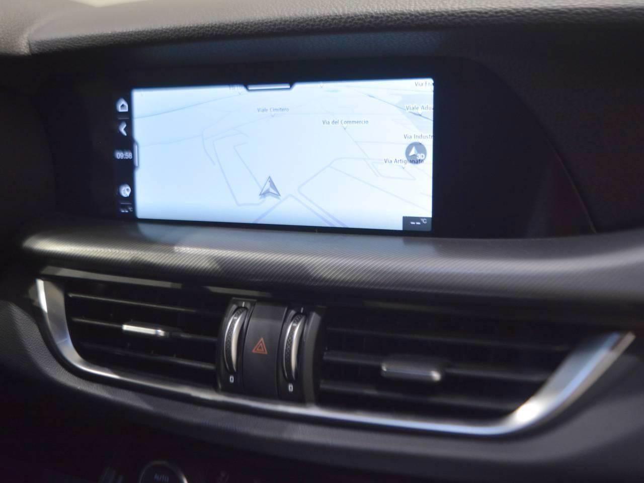 Alfa Romeo Alfa Romeo Stelvio usata, con cerchi in lega