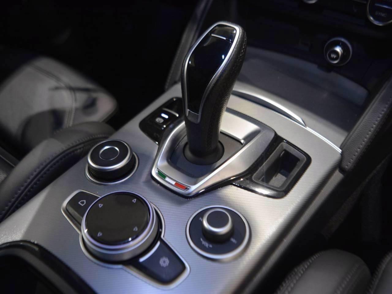 Alfa Romeo Alfa Romeo Stelvio usata, con pacchetto sportivo