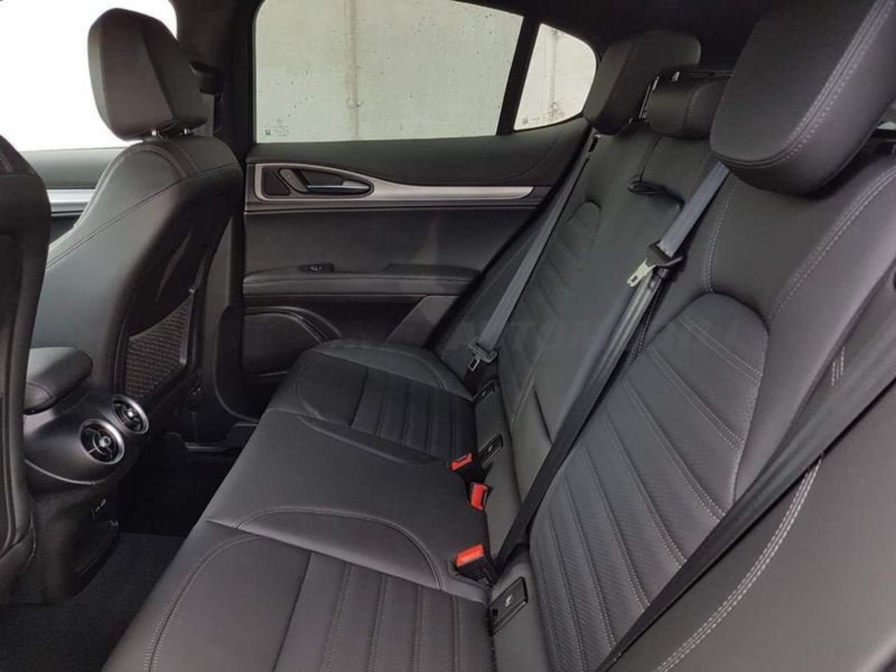Alfa Romeo Alfa Romeo Stelvio usata, con sedili riscaldati