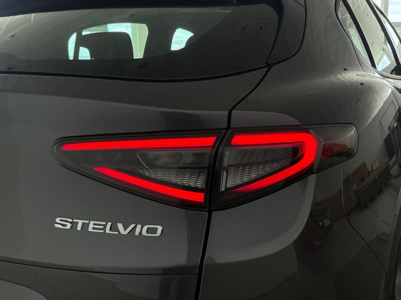 Alfa Romeo Alfa Romeo Stelvio usata 24