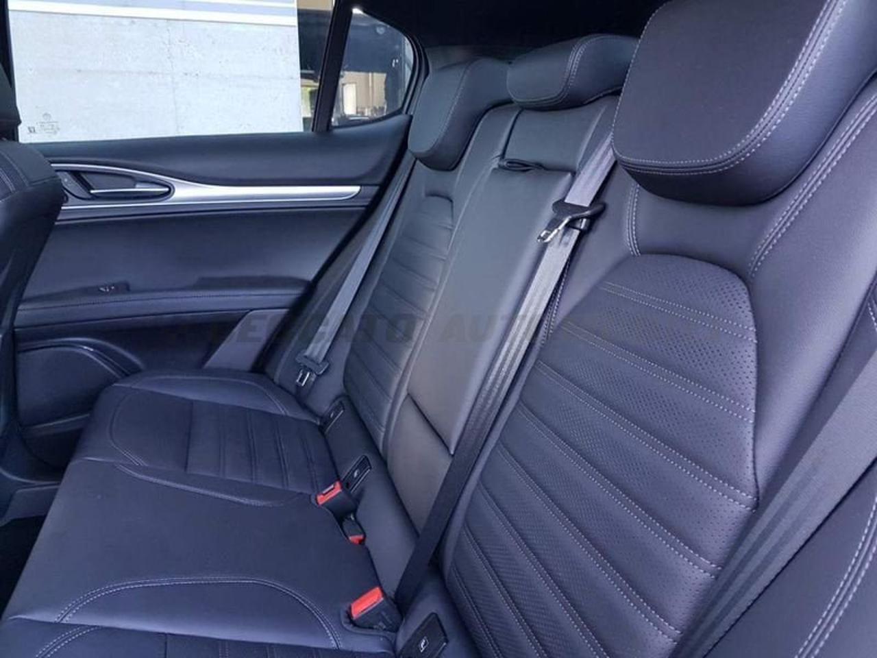 Alfa Romeo Alfa Romeo Stelvio usata, con sedili riscaldati