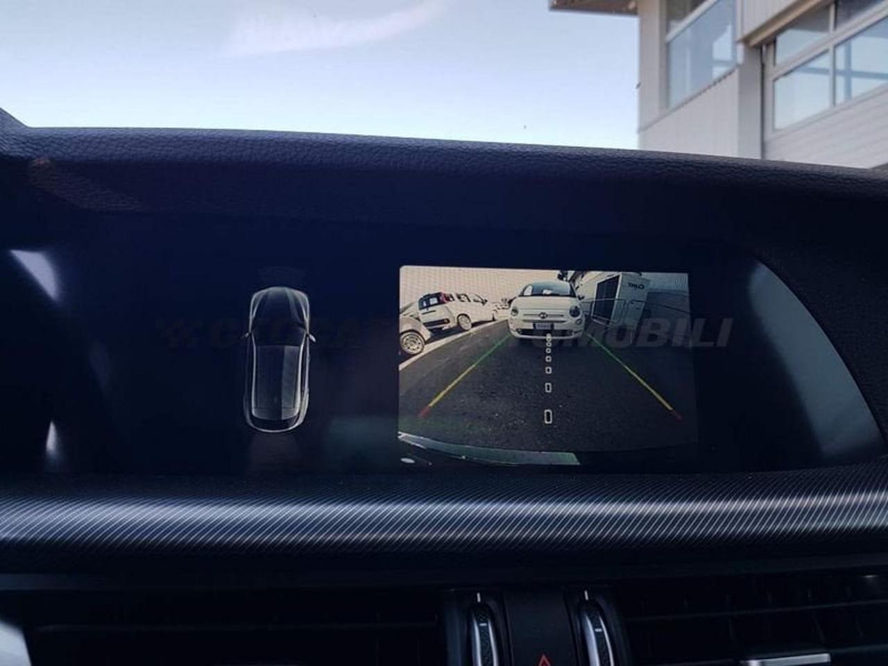 Alfa Romeo Alfa Romeo Stelvio usata, con chiusura centralizzata