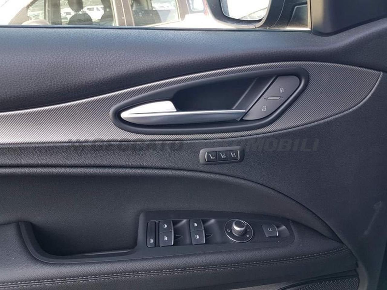 Alfa Romeo Alfa Romeo Stelvio usata, con sedili riscaldati