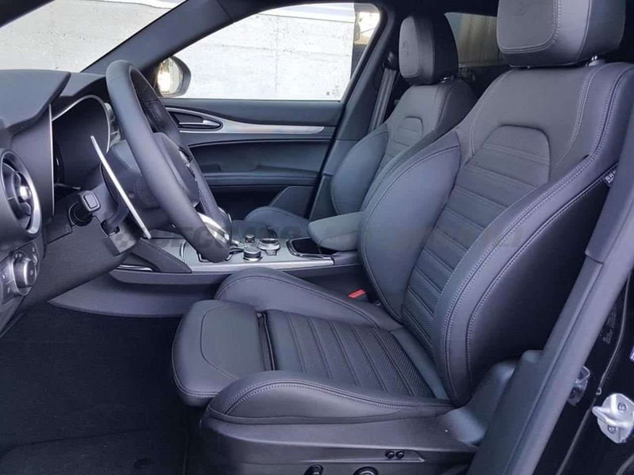 Alfa Romeo Alfa Romeo Stelvio usata, con gancio traino