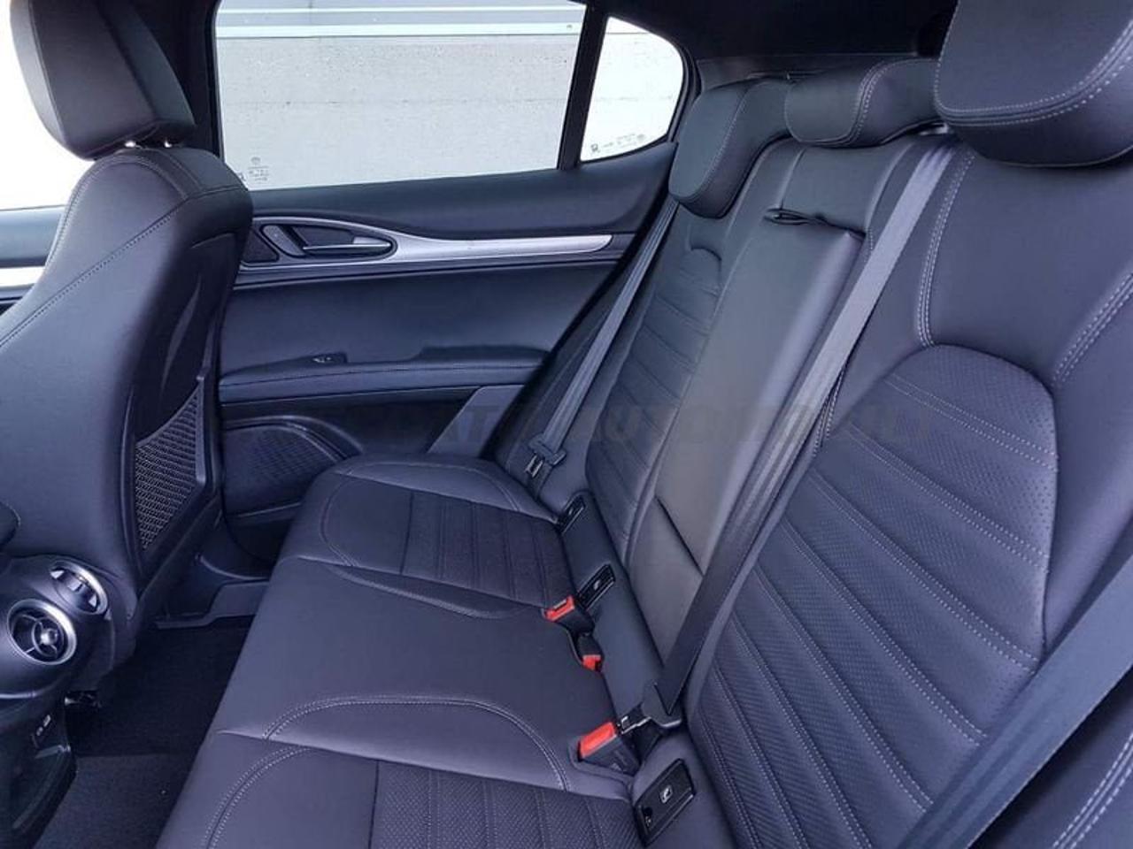 Alfa Romeo Alfa Romeo Stelvio usata, con pacchetto sportivo