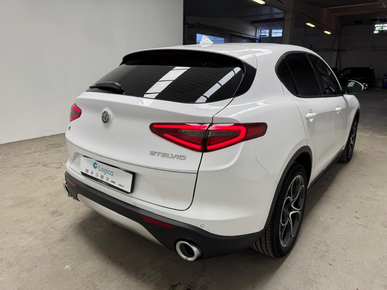 Alfa Romeo Alfa Romeo Stelvio usata 17