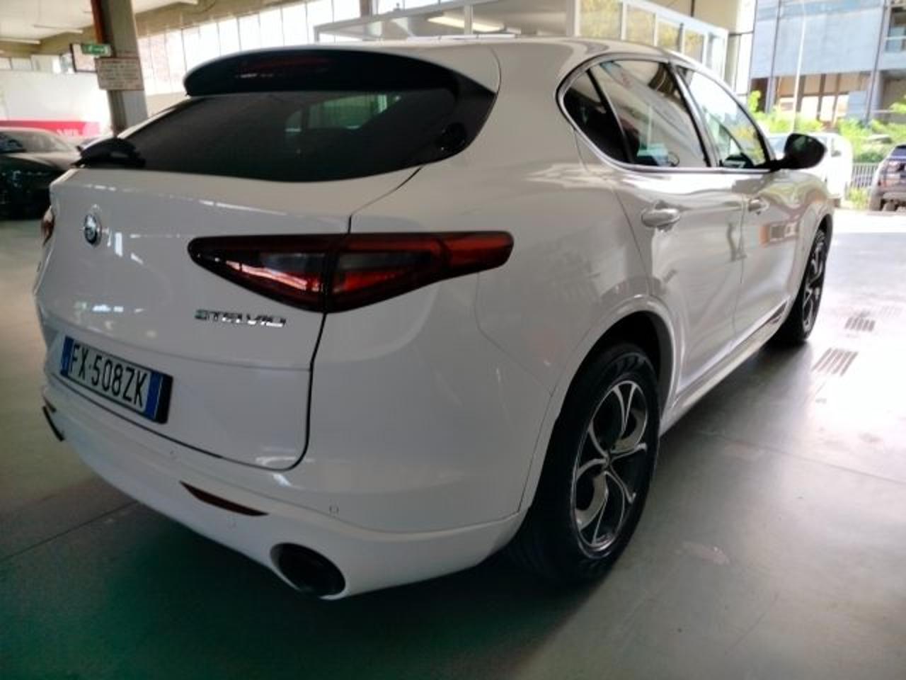 Alfa Romeo Alfa Romeo Stelvio usata, con autoradio