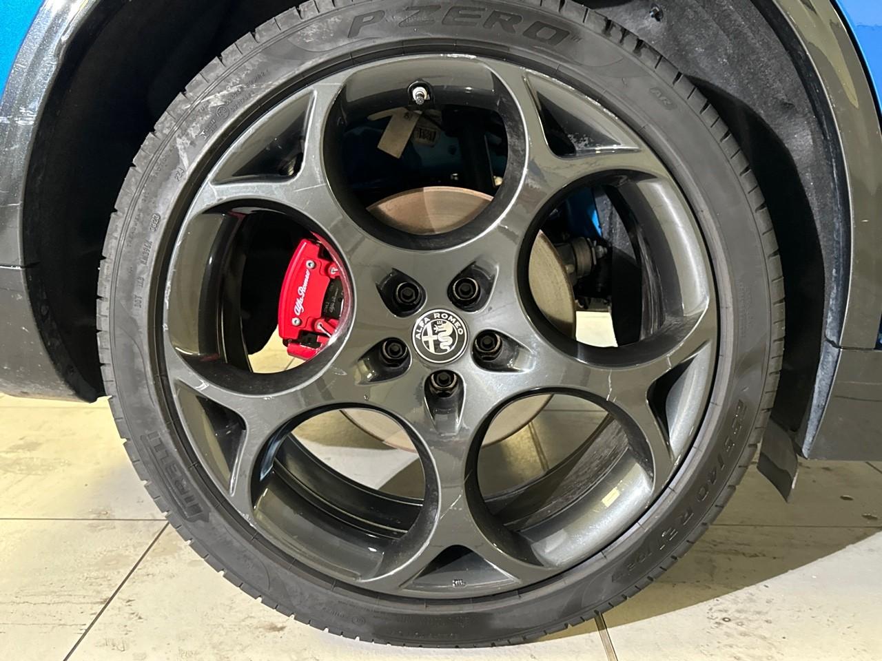 Alfa Romeo Alfa Romeo Stelvio usata, con 4 freni a disco con 4 dischi ventilati