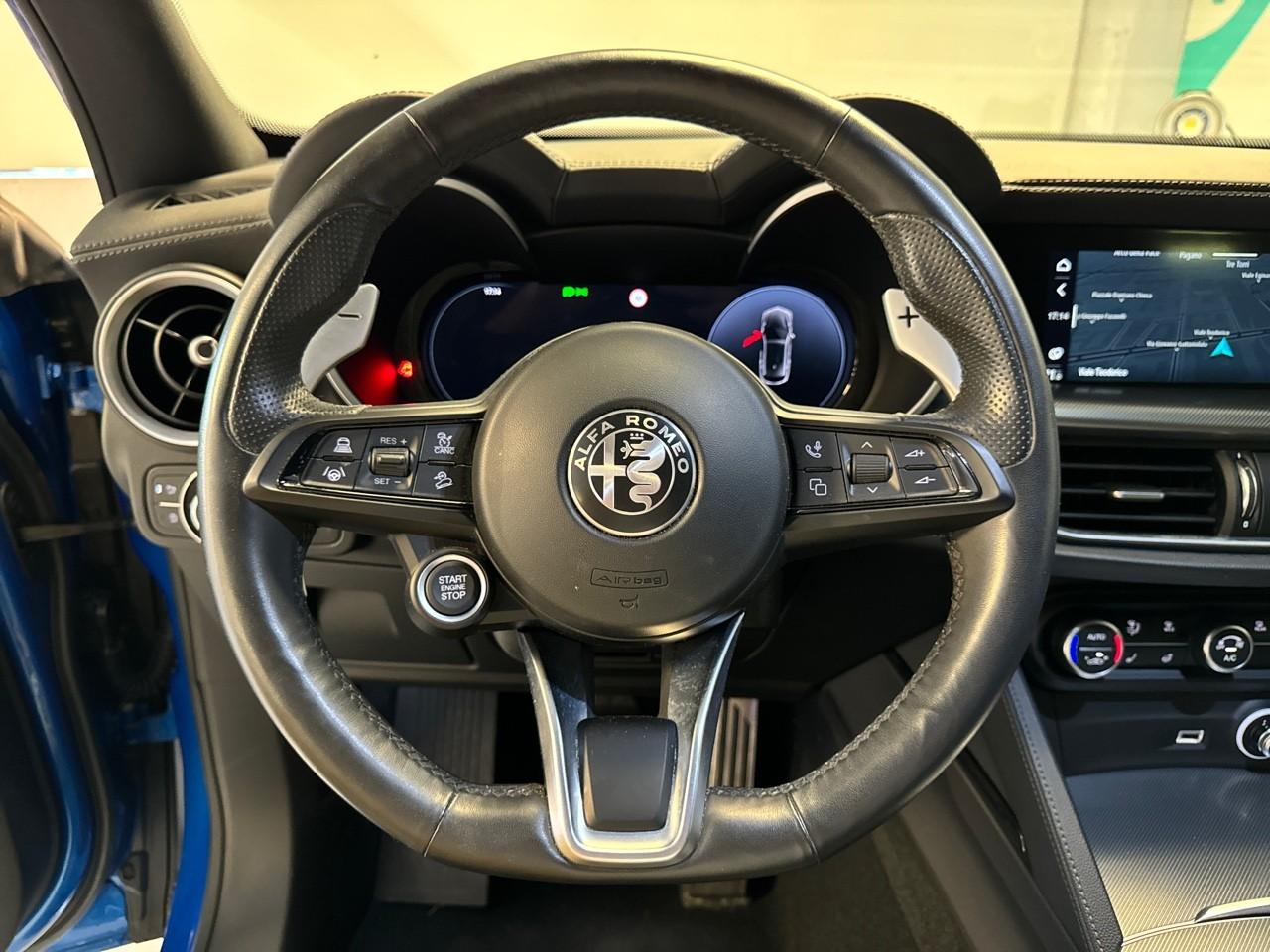 Alfa Romeo Alfa Romeo Stelvio usata, con 8 altoparlanti