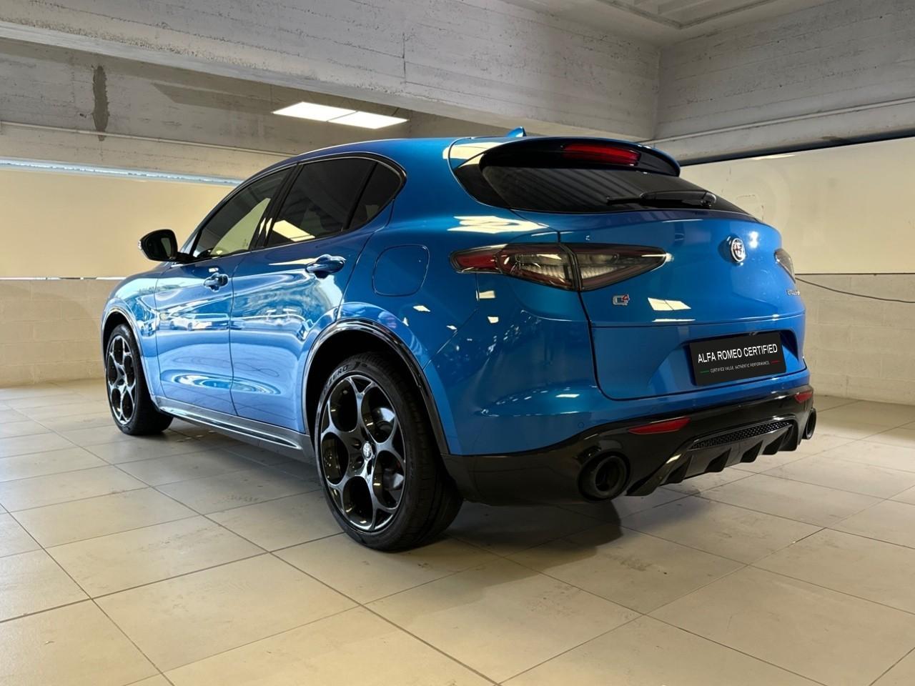Alfa Romeo Alfa Romeo Stelvio usata, con bracciolo posteriore